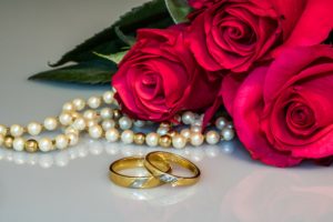 How to Choose Accessories for Your Wedding Gown