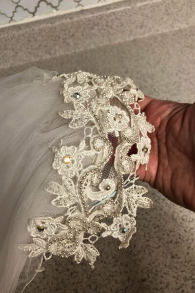 Vintage lace wedding veil crown in white